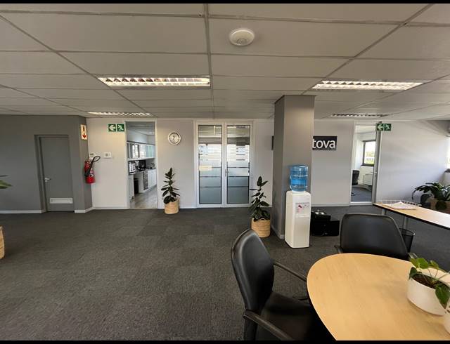 222M² OFFICE TO LET IN PINELANDS
